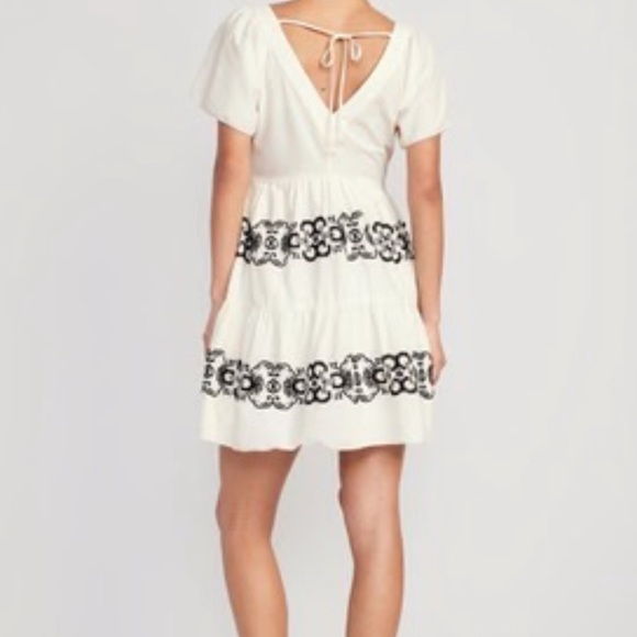Old Navy Embroidered Flutter-Sleeve Mini Swing Dress - Size XL - Picture 2 of 4
